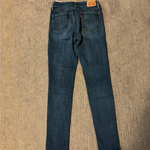 Levi’s 721 Highrise Skinny - Picture 2 of 4
